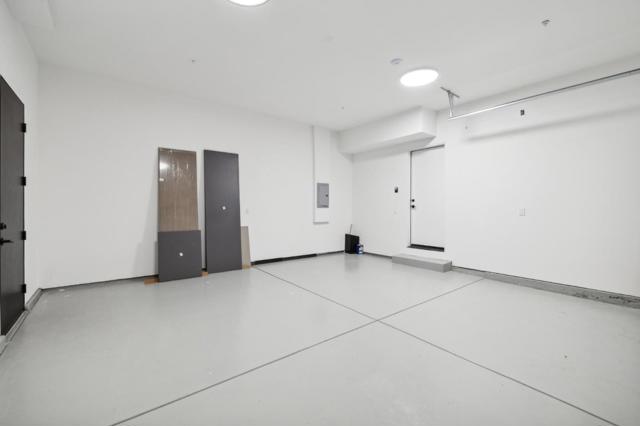 399 Camino Al Lago, Menlo Park CA: https://media.crmls.org/mediaz/d0af94d6-dd5b-44dc-a5d1-780edc3fac19.jpg
