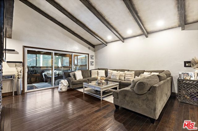 22450 Hatteras Street, Woodland Hills CA: https://media.crmls.org/mediaz/d0affaf0-ffc3-4050-933a-24dc0ceeeaac.jpg