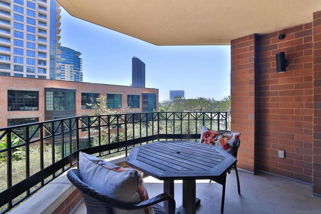 500 W Harbor Dr., San Diego CA: https://media.crmls.org/mediaz/d0b0087e-171c-461e-97b2-08f0cc4d18bf.jpg