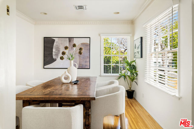 1475 Edris Drive, Los Angeles CA: https://media.crmls.org/mediaz/d0b04588-d771-4520-87d8-be953e0ca09a.jpg