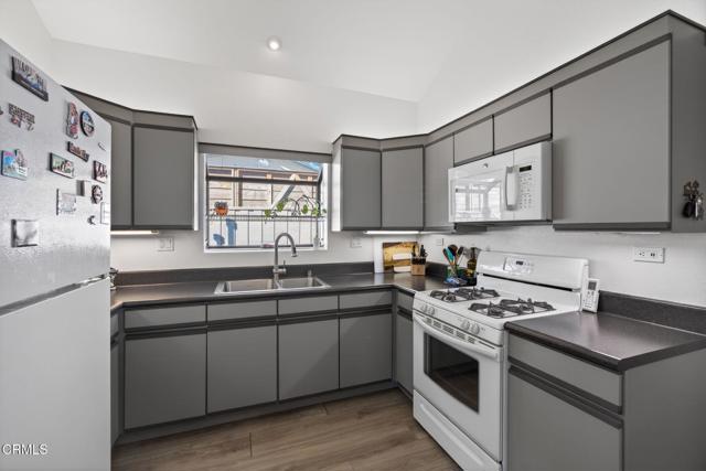 Detail Gallery Image 11 of 22 For 417 N 8th St, Santa Paula,  CA 93060 - 2 Beds | 2 Baths