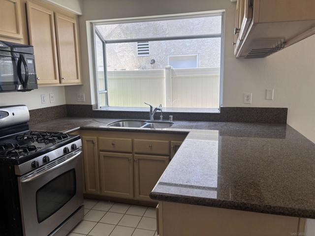 14018 Via Corsini, San Diego CA: https://media.crmls.org/mediaz/d0b04dd3-98f3-4494-9e81-817dc806f548.jpg