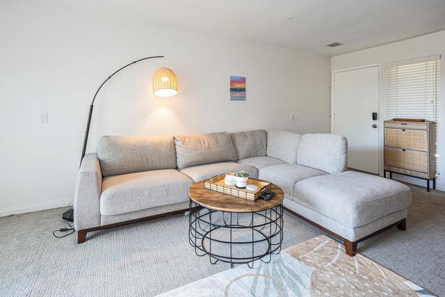 4887 Bella Pacific Row, San Diego CA: https://media.crmls.org/mediaz/d0b0a071-4cb4-479f-b5c8-e07a22a8b8dc.jpg