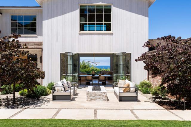 6260 Waverly Avenue, La Jolla CA: https://media.crmls.org/mediaz/d0b13692-8ecd-43d6-a3a0-3577fed41efd.jpg