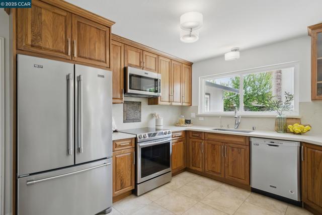 17 Bliss Ct., Pleasant Hill CA: https://media.crmls.org/mediaz/d0b1abbd-1ef4-4f39-a0db-c2862917193f.jpg