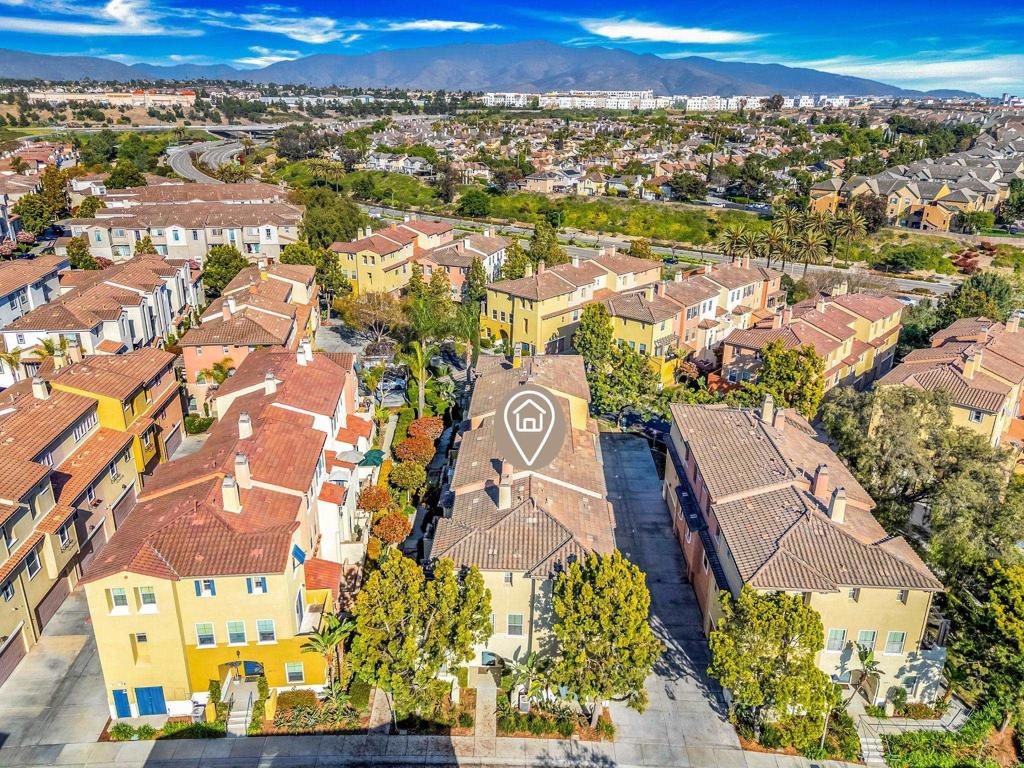 https://media.crmls.org/mediaz/d0b1cc90-f22b-4141-9b21-bd318d22950f.jpg?preset=X-Large
