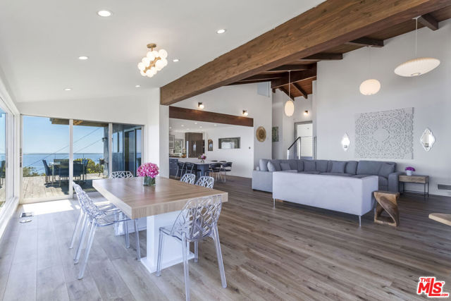 32701 Vista De Los Ondas Street, Malibu CA: https://media.crmls.org/mediaz/d0b25515-9ed2-4678-a9f2-3c0f057b298f.jpg