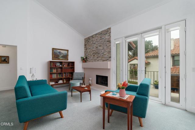 2206 Martinique Lane, Oxnard CA: https://media.crmls.org/mediaz/d0b29d04-1141-44f5-8aae-f42e369e5e48.jpg