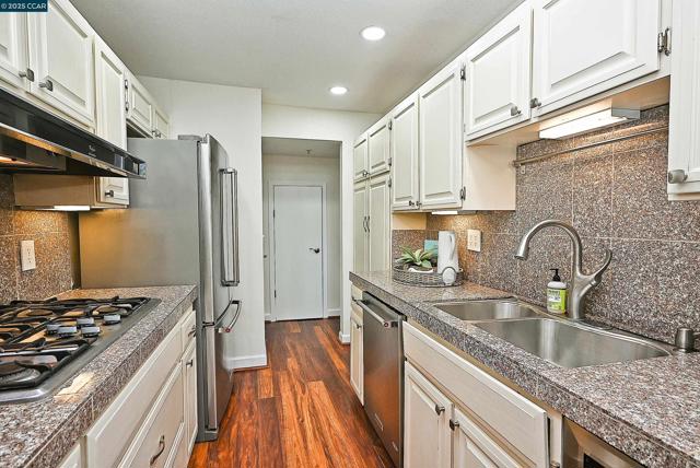 3279 Mt Diablo Court, Lafayette CA: https://media.crmls.org/mediaz/d0b2b98d-23ed-45ad-9356-a3c380a76b99.jpg