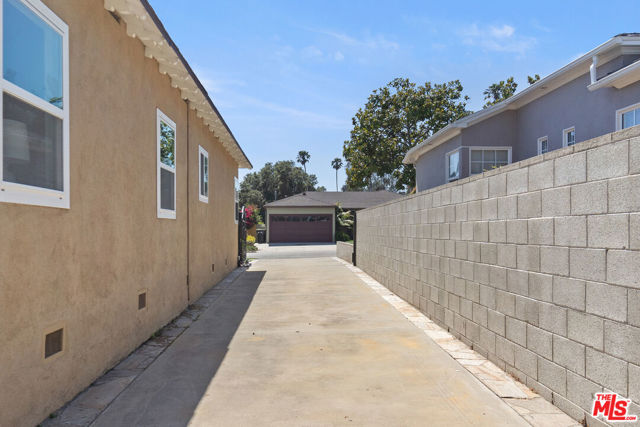 5606 Marburn Avenue, Los Angeles, California 90043, 2 Bedrooms Bedrooms, ,2 BathroomsBathrooms,Single Family Residence,For Sale,Marburn,24430189