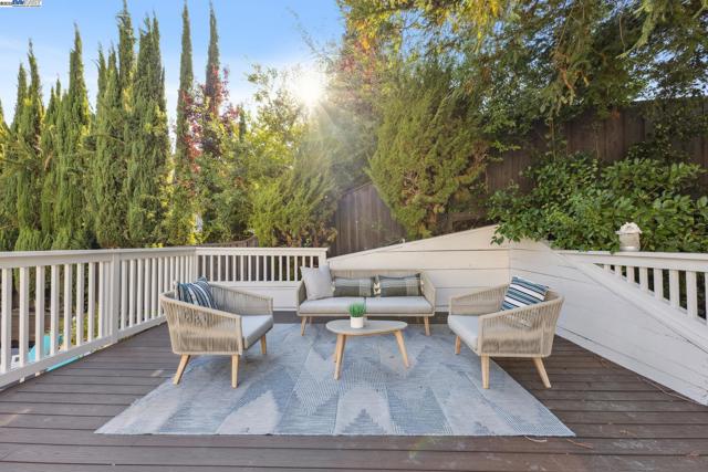 25 Mackenzie, Danville CA: https://media.crmls.org/mediaz/d0b32a32-9b86-4a54-8241-dd887c39b00f.jpg
