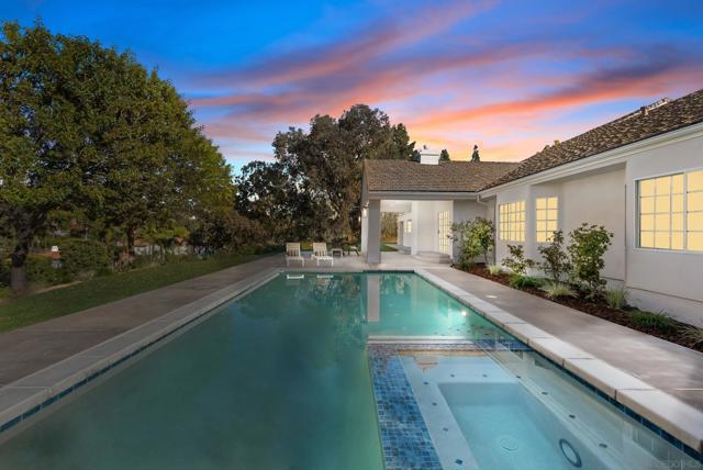 17515 Circa Oriente, Rancho Santa Fe CA: https://media.crmls.org/mediaz/d0b35caf-c0f9-44ac-9195-5a44f34b782c.jpg