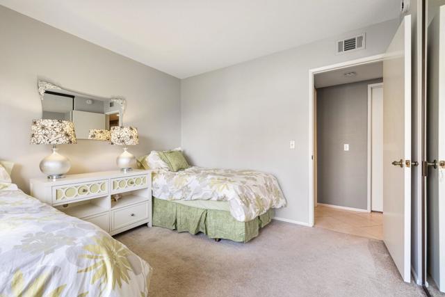 Image 21 of 39 For 41575 Navarre Court