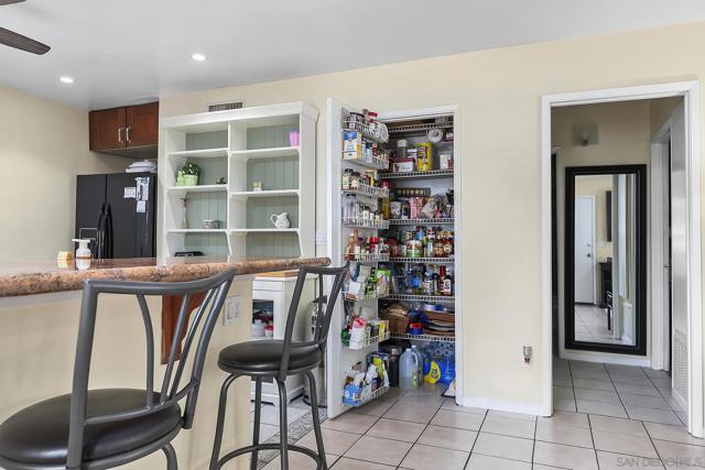 9952 N Magnolia Ave, Santee CA: https://media.crmls.org/mediaz/d0b4de57-d567-4d70-9850-efa469394cfe.jpg