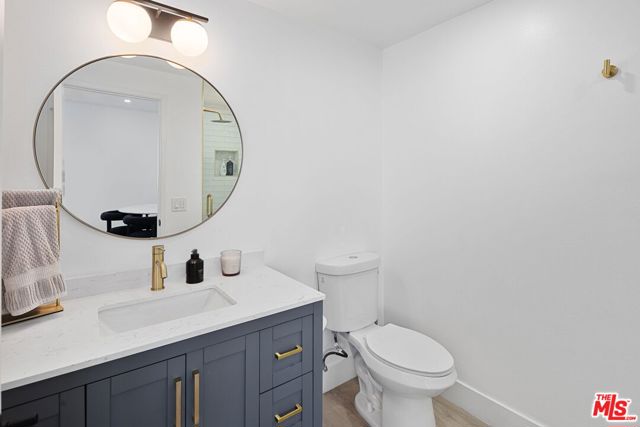 5254 Yarmouth Avenue, Encino CA: https://media.crmls.org/mediaz/d0b5209b-26b1-4a09-8633-ff10088748dc.jpg