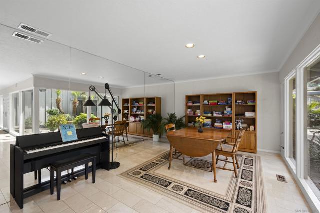 1151 Catalina Boulevard, San Diego CA: https://media.crmls.org/mediaz/d0b53db7-2cf1-4e65-93cc-f206af0d276b.jpg