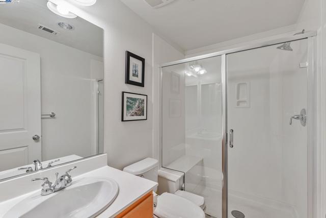 40252 Bonica Rose Terrace, Fremont CA: https://media.crmls.org/mediaz/d0b5c2ca-5ce3-4d04-aeb9-7d035fb119b2.jpg
