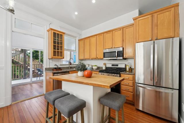 1212 Alabama Street, San Francisco CA: https://media.crmls.org/mediaz/d0b61e9c-6484-4d43-be9a-9f8363188d2b.jpg