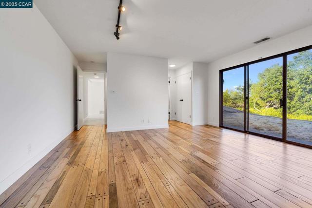 Image 25 of 34 For 36 Candlewood Place