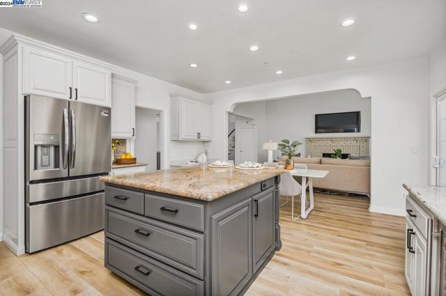 Image 19 of 48 For 952 Gray Fox Cir