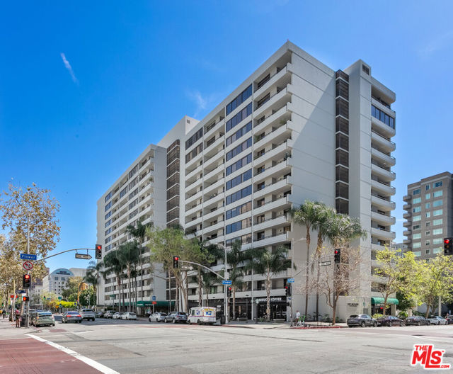 600 W 9th Street, Los Angeles CA: https://media.crmls.org/mediaz/d0b6b675-644d-4b2a-92ac-74434988fc22.jpg
