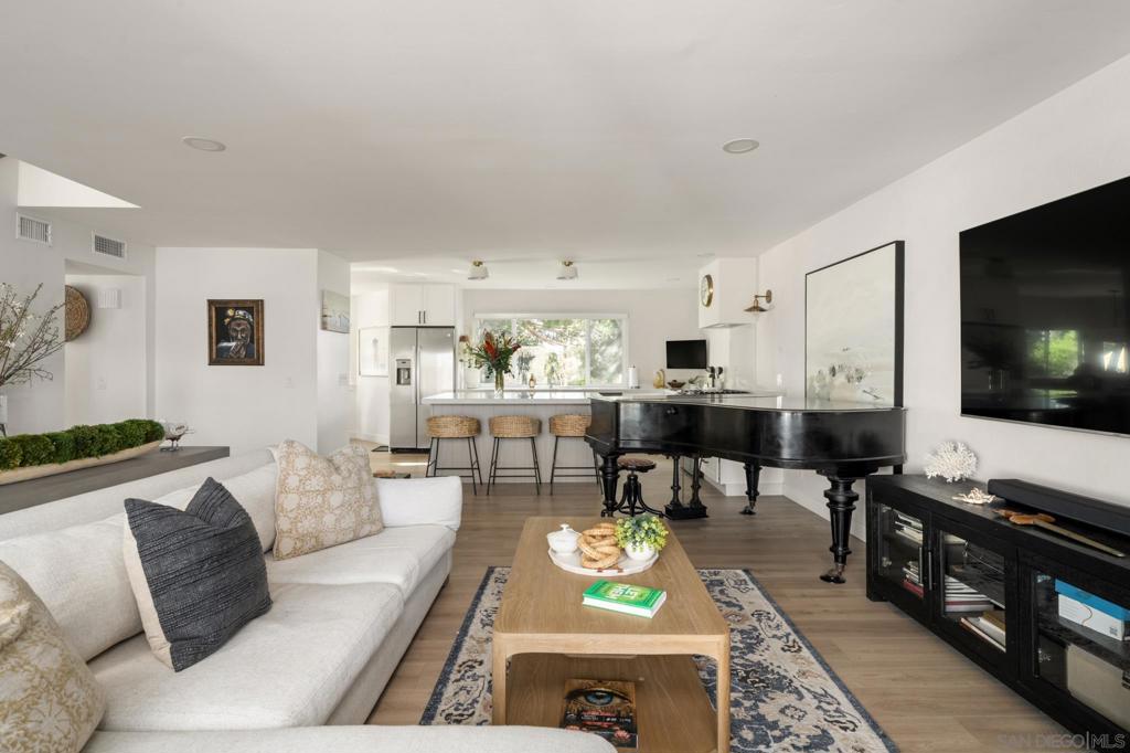 2927 Levante St - photo 9