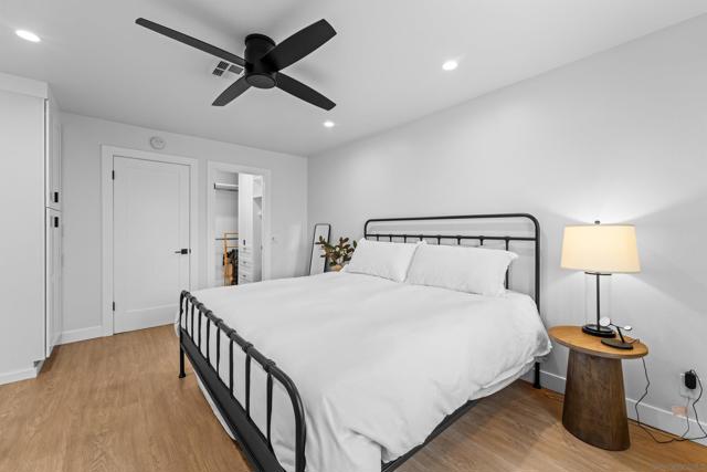 510 Camino De La Reina, San Diego CA: https://media.crmls.org/mediaz/d0b751af-85f3-4b75-9a44-cfabd10bcece.jpg