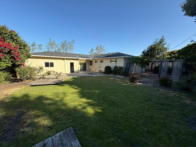 913 Camden Way, Salinas CA: https://media.crmls.org/mediaz/d0b7be63-ccc8-46af-9de6-d550bdaaada7.jpg