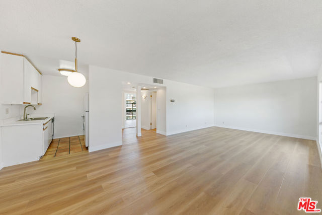 970 Palm Avenue, 301 photo 2