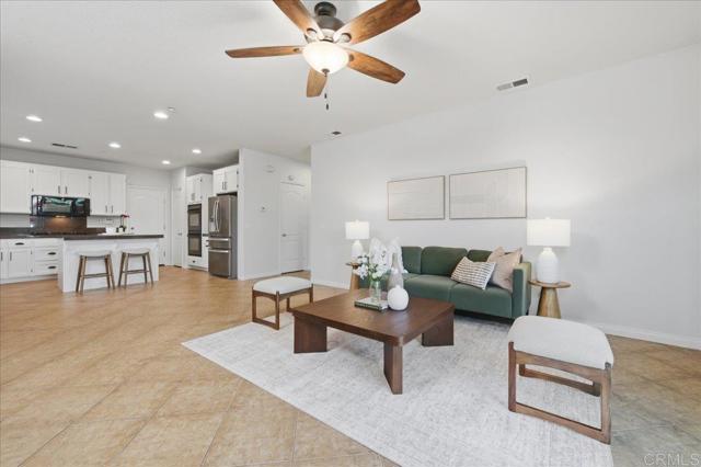 Detail Gallery Image 10 of 63 For 18385 Reata Way, San Diego,  CA 92128 - 5 Beds | 4 Baths