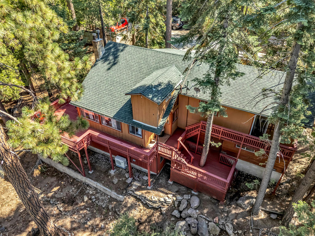 https://media.crmls.org/mediaz/d0b85f56-d366-40de-b1a1-4ff90080c360.jpg?preset=X-Large
