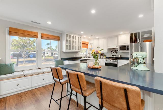 Detail Gallery Image 3 of 18 For 9243 Stoyer Dr., Santee,  CA 92071 - 4 Beds | 2 Baths