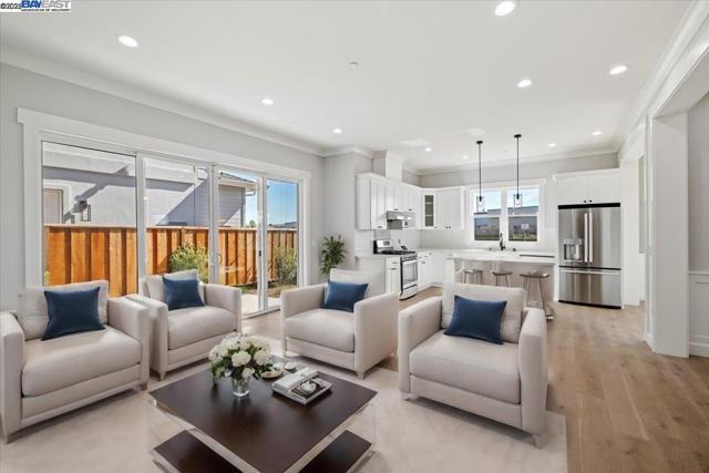 37282 Magnolia St, Newark CA: https://media.crmls.org/mediaz/d0b947fb-38d7-4024-93fb-323968aad566.jpg