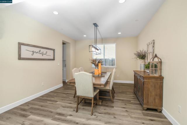 5420 Promontory Way, Antioch CA: https://media.crmls.org/mediaz/d0ba01c9-af2e-4ec8-a328-4df6f1dd7700.jpg