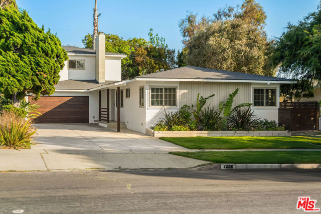7248 W 88th Place, Los Angeles CA: https://media.crmls.org/mediaz/d0ba0496-2acd-4665-aac6-bbd4df9301a9.jpg
