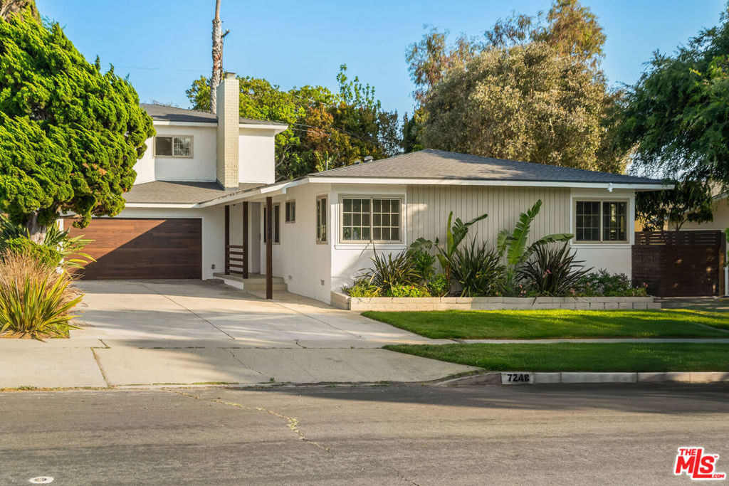 7248 W 88th Place