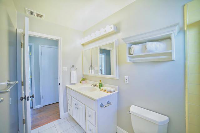 335 Grove Street, Half Moon Bay CA: https://media.crmls.org/mediaz/d0badadd-3e5c-44bf-a220-68630f615f75.jpg