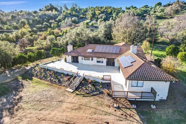 33140 Lilac Road, Valley Center CA: https://media.crmls.org/mediaz/d0bae6ee-37ea-47e4-bca7-78bd6698e1e1.jpg