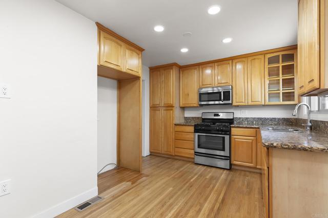 Detail Gallery Image 14 of 35 For 7287 Blackton Dr, La Mesa,  CA 91941 - 3 Beds | 1/1 Baths