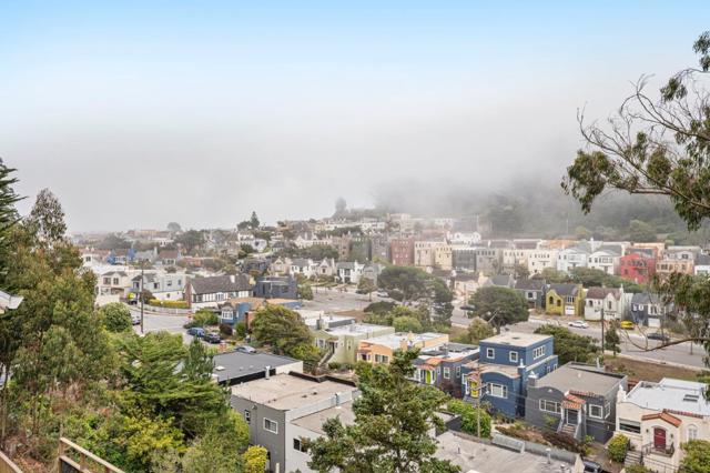 107 Knockash, San Francisco CA: https://media.crmls.org/mediaz/d0bbbbc8-e2df-4a4a-93e0-d2b4234ac54f.jpg