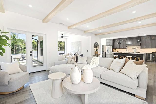 1384 Cynthia Ln, Carlsbad CA: https://media.crmls.org/mediaz/d0bbc30e-a47e-48d5-9382-78fc48393de8.jpg