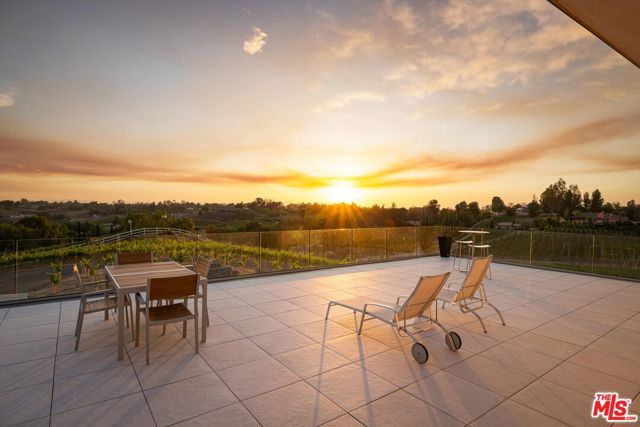 36453 Via El Pais Bonita, Temecula CA: https://media.crmls.org/mediaz/d0bbd296-c5c3-41ab-879f-e6c562655883.jpg