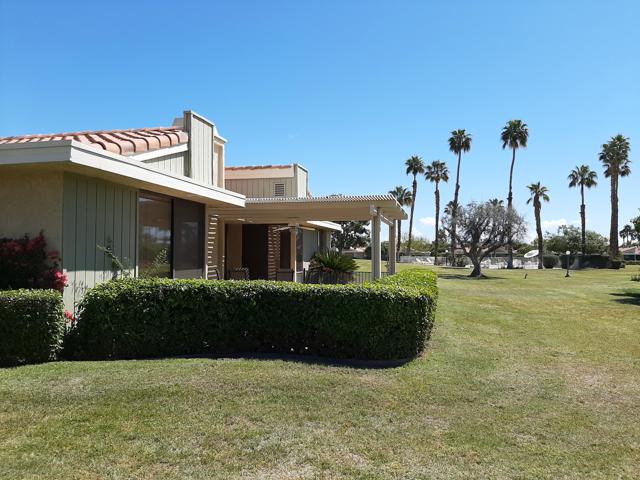 72385 Beverly Way, Rancho Mirage CA: https://media.crmls.org/mediaz/d0bc8934-4248-412a-bcc8-b1e89d07726a.jpg