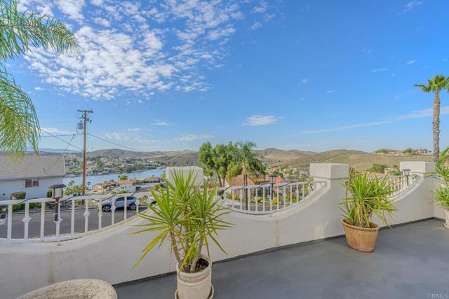 22633 Inspiration Pt, Canyon Lake CA: https://media.crmls.org/mediaz/d0bcce65-991d-436f-ad13-67ba768ef80f.jpg