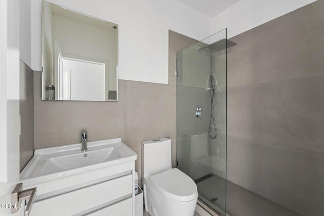 167 Westpark Court, Camarillo CA: https://media.crmls.org/mediaz/d0bcf1d8-0fb7-46fd-8540-cd0c56bddaa3.jpg