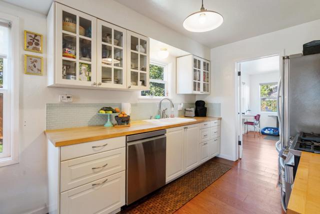 29 Buena Vista Street, Salinas CA: https://media.crmls.org/mediaz/d0bd078a-1560-4a11-9d9e-dac39782f19e.jpg