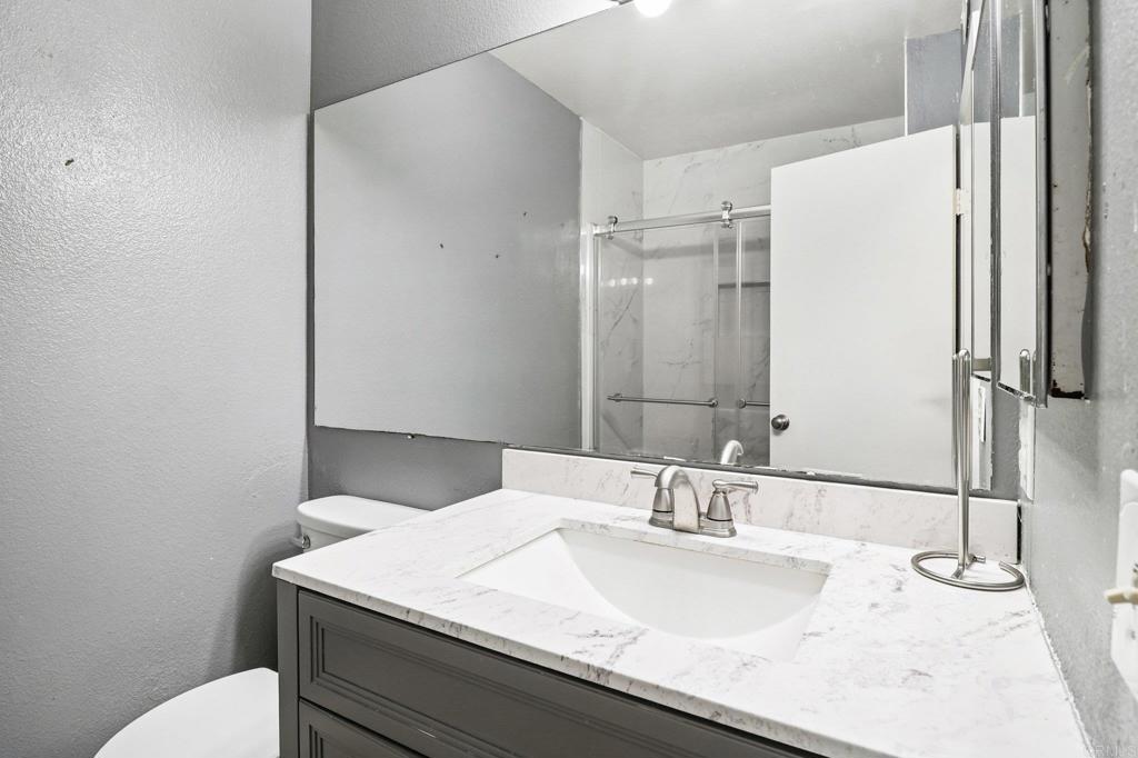 https://media.crmls.org/mediaz/d0bd28de-fe37-48dc-964a-4bc6b07cce8d.jpg?preset=X-Large