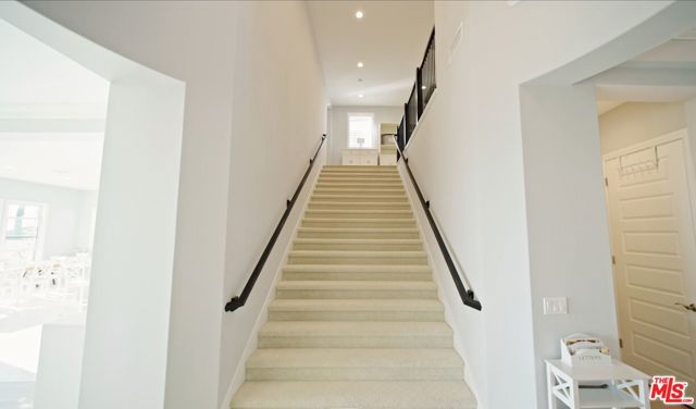 20326 W Liverpool Way, Porter Ranch CA: https://media.crmls.org/mediaz/d0bd35fe-f4da-4a0b-a80e-e1f3868bdaf7.jpg