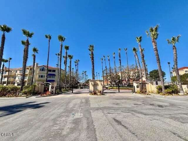 4249 Harbour Island Lane, Oxnard CA: https://media.crmls.org/mediaz/d0bd8b02-2502-4238-9b59-08b1fe898232.jpg