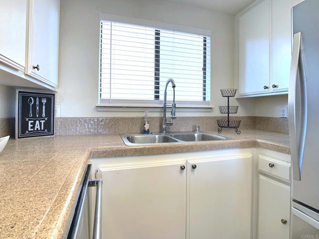 Detail Gallery Image 3 of 17 For 1166 Decker St #D,  El Cajon,  CA 92019 - 2 Beds | 2/1 Baths